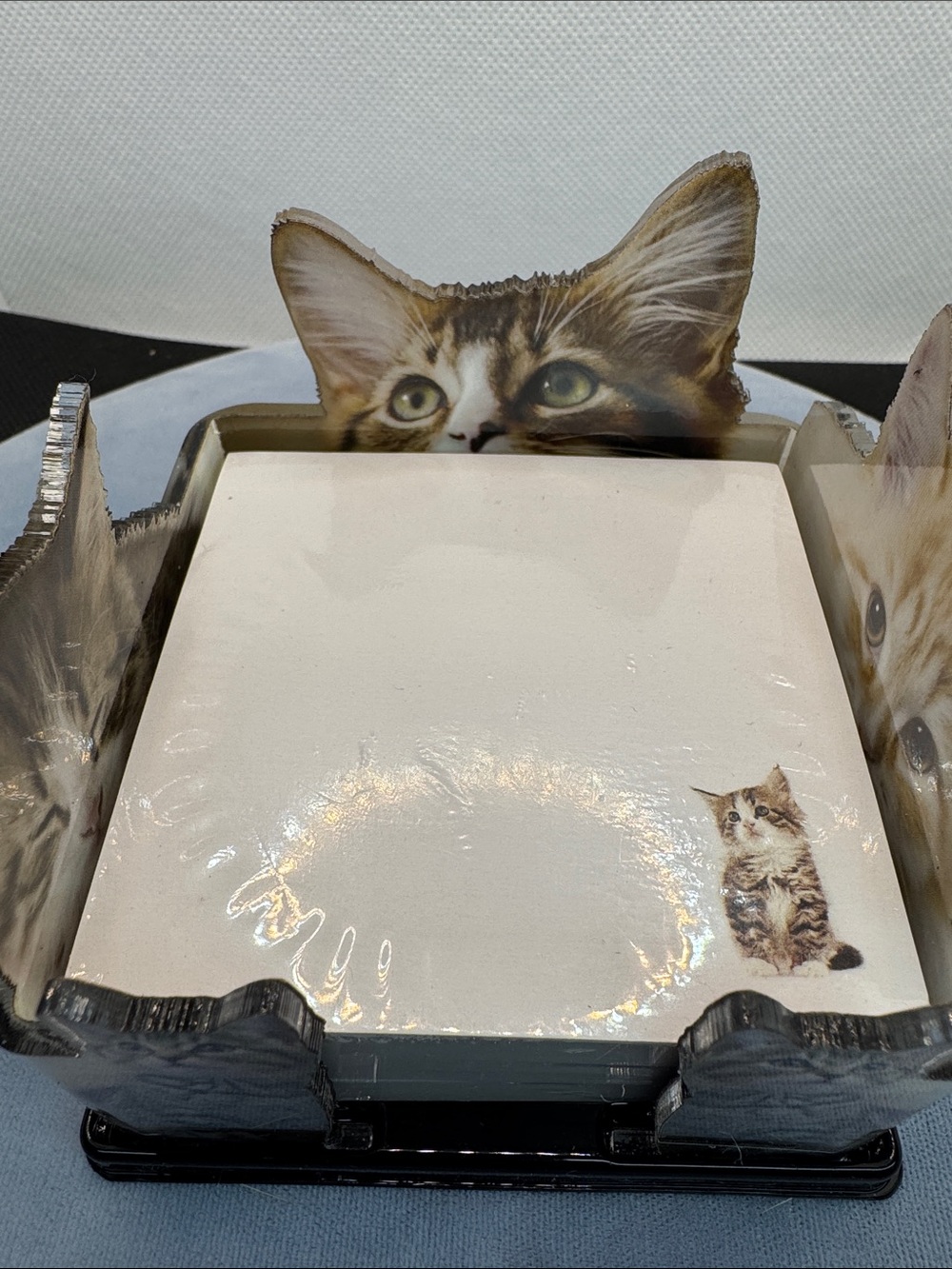 Sculptured Acrylic Cat Note Holder - Cream Kitten - Picture 6 of 6